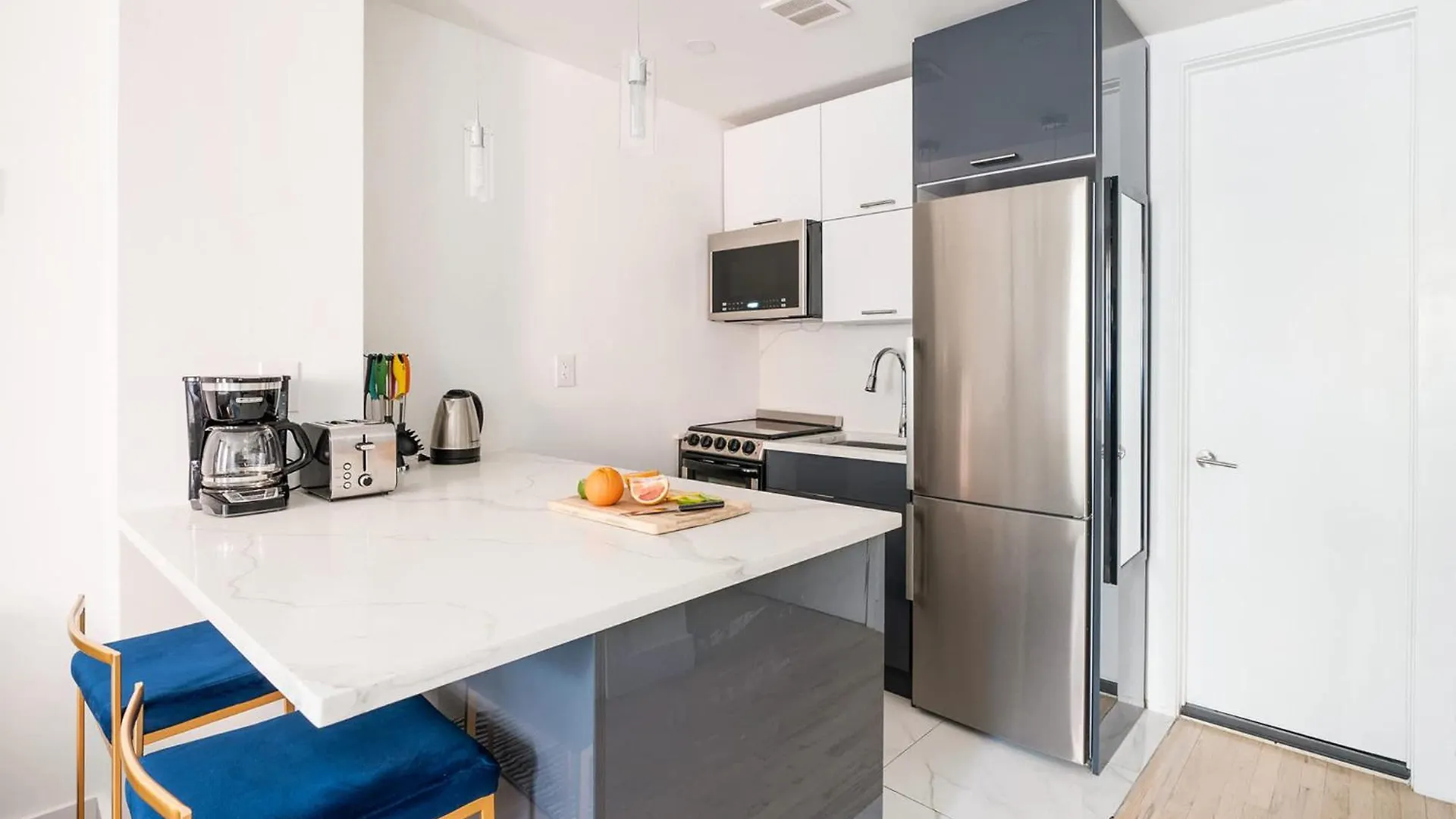 1597-14 New Renovated Studio Rime Ues New York 0*,  United States