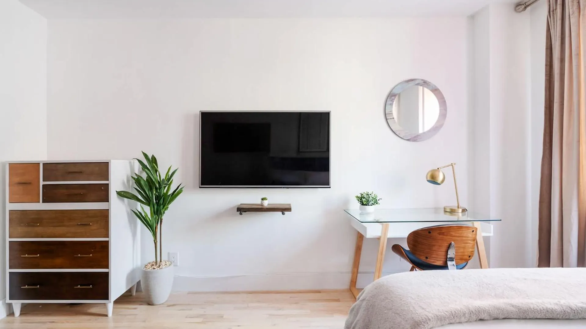 1597-14 New Renovated Studio Rime Ues New York